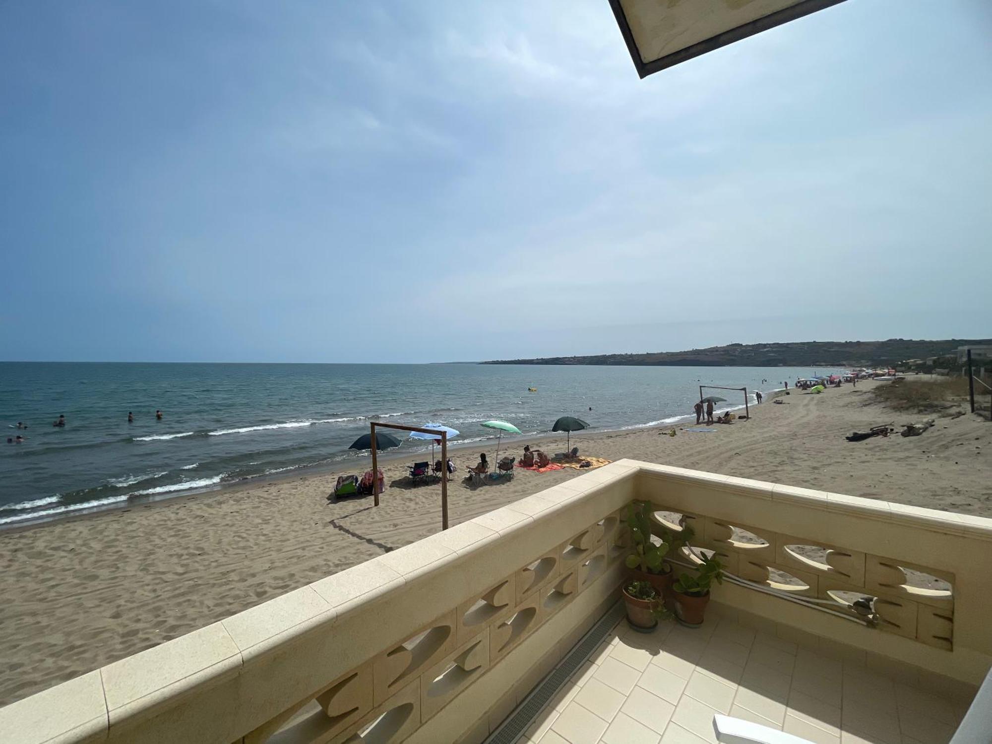 Paradiso Fronte Mare Villa Agnone Bagni Buitenkant foto